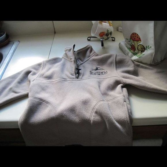 Seaworld Adventure Parks Shamu Pull Over Sweater Size 5 Beige Tail Zipper Flawed - Picture 1 of 13